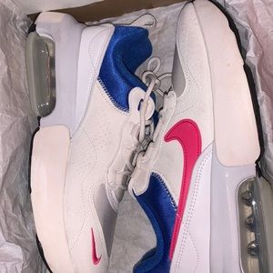 These are Nike air max Verona’s.